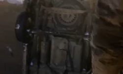 Hakkari'de Buzlanma Kazaya Neden Oldu: Otomobil Köprüden Uçtu, 4 Yaralı