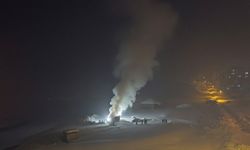 Hakkari'de Yoğun Kar Engelledi, Tandır Evi Yangınına Vatandaşlar Müdahale Etti