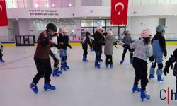 Buz Pateni Pisti Çocukların Tatil Neşesi Oldu