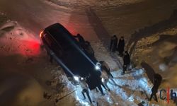 Hakkari'de Son 10 Yılın En Yoğun Kar Yağışı Hayatı Felç Etti