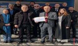 Yüksekova Esnaf ve Sanatkârlar Odası’nda Yeni Dönem: İrfan Sarı Mazbatasını Aldı