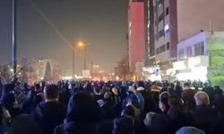 İran’da Protestolar 13. Gününde: Rejim Karşıtı Sloganlar Yükseliyor