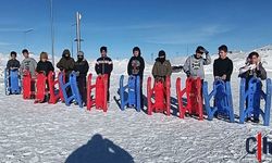 Hakkâri’de Okçuluktan Kızağa: Gençler Kışın Tadını Çıkardı