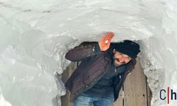 Kar Hayatı Felç Etti: Ev ve Ahırlara Kardan Tünellerle Ulaşılıyor