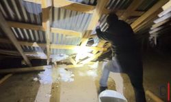 Hakkari'de Cemaat Namazdayken Caminin Çatısı Çöktü