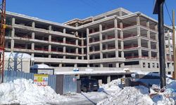 Hakkari'de kadın doğum hastanesi binası hızla yükseliyor