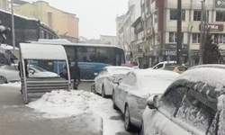 Hakkari’de Eğitime Kar Arası Sonrası Kent Beyaza Büründü
