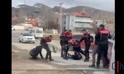 Van’da Polis Kontrolünde Hakkârili Aileye Darp İddiası