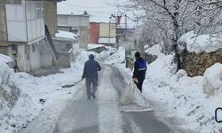 Hakkari’de Ani Soğuk Hava Alarmı: Belediye ekipleri çalışma başlattı