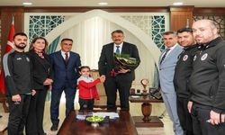 Hakkari Sportif faaliyetler Kulübü'nden Vali Çelik’e ziyaret