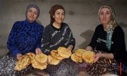 Hakkari'de Üç Kız Kardeşten Ramazan İçin Tandır Mesaisi
