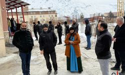Hakkari’de Gözaltına Alınan 14 Seyyar Satıcı Adliyeye Sevk Edildi