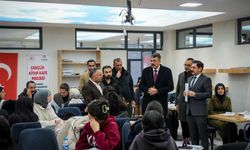 Hakkari Valisi Ali Çelik’ten Gençlik Merkezi Ziyareti