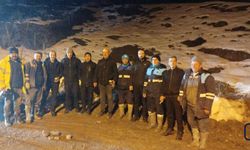 Belediye ekiplerinden gece yarısı su arızasına müdahale