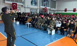 Diyarbakır 7. Kolordu Bölge Bando Komutanlığı Yüksekova’da Konser Verdi