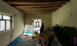 Hakkari'de yağışlar bir evin duvarının çökmesine yol açtı