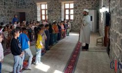 Hakkari’de Cami-Çocuk Buluşması Düzenlendi
