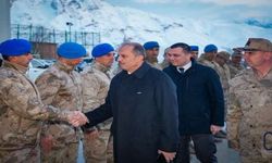 Hakkâri Valisi Taşyapan, Jandarma Personeliyle İftar Sofrasında Buluştu