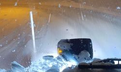 Hakkâri’de Kar Yağışı Etkisini Artırdı: Belediye Ekipleri Gece Boyu Sahada