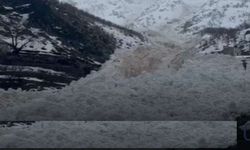 Yüksekova’da Çığ Tehlikesi: Kar Kütlesi Yerleşim Alanının Sınırında Durdu