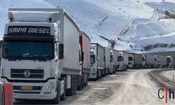 Esendere’de Geçişler Yavaşladı, Kuyruk Uzadı