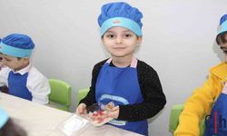 Küçük Öğrenciler Tekne Orucu Tuttu, Güllaçla Sevinç Paylaştı