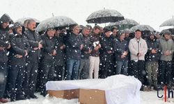 Van’daki kaza'da Hayatını Kaybeden Aile Hakkari'de yan yana defnedildi