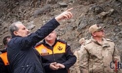 Vali Taşyapan Heyelan Bölgesinde İncelemelerde Bulundu