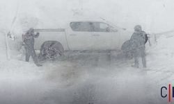 Hakkâri Binmizit Zirvesi’nde Kar Esareti: 10 Kişilik Aile Kurtarıldı