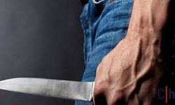 Hakkari Çarşı Merkezinde Bıçaklı Kavga: 1 Genç Yaralandı