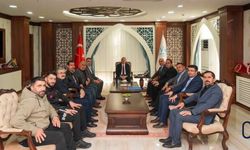 Hakkâri Valiliği’nde Yoğun Ziyaret Trafiği: STK ve İsimler Bir Araya Geldi