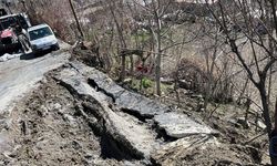 Hakkari’de Heyelanlar Sonrası Yol Onarımları Sürüyor