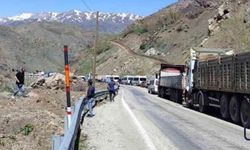 Hakkari - Van Kara Yolu Ulaşımda Aksama: Heyelan Nedeniyle Yol Kapatıldı