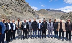 Hakkari’de Muhtarlardan Sert Yol Tepkisi: “Artık Sabrımız Kalmadı”