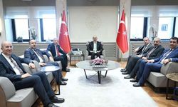 Hakkari Heyeti Bakan Uraloğlu ile Görüştü: Yol Sorunları Masaya Yatırıldı