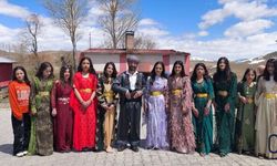 Hakkârili öğretmenden köy okulunda anlamlı 23 Nisan