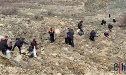 Hakkari-Van yolunda heyelan: Vatandaşlara jandarma ve AFAD desteği