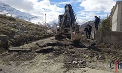 Hakkari’de Çöken Yollar İçin Bakım ve Onarım Çalışmaları Hızlandı