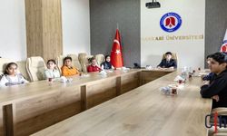 Hakkari Üniversitesi’nde 23 Nisan’da “Çocuk Senatosu” Heyecanı