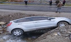 Hakkari-Çukurca Karayolunda Kaza: 2 kişi yaralandı