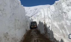 Yüksekova’da Karla Mücadele: Açılan Yollar Tüneli Andırıyor