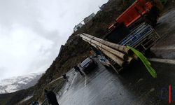 Hakkari Türk Telekom Ekipleri Heyelan Bölgesinde Kritik Hatları Yeniden Kurdu