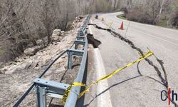 Bağışlı yolunda tehlikeli çökme: Ulaşım risk altında