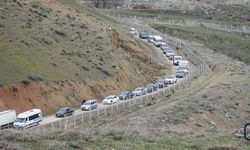 Hakkari-Van karayolu kontrollü olarak yeniden ulaşıma açıldı