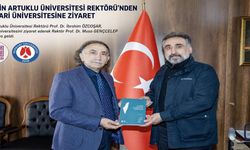 Mardin Artuklu Üniversitesi Rektörü Özcoşar’dan Hakkari Üniversitesi’ne Ziyaret