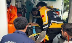 Hakkari'de Trafik Kazası: 3 Kişi Yaralandı