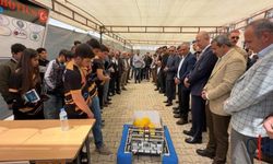 Yüksekova’da Öğrencilerden TÜBİTAK 4006 Bilim Fuarı