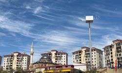 Hakkari'de Fırtına Gitti, Görsel Şölen Geldi! Gökyüzünü "Saç Örgüsü" Sirrüs Bulutları Kapladı