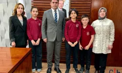 Genç Kalemler İş Başında: Cumhuriyet Ortaokulu Öğrencilerinden Müdür Yılmaz’a Özel Röportaj