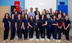 Hakkâri Üniversitesi’nde Diyaliz Öğrencilerine Üniforma Heyecanı